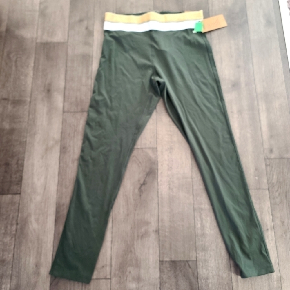 Pink Active Leggings size Large.